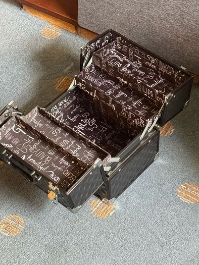 makeup box