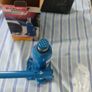 hydraulic bottle jack Image 4