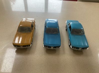 BMW 3.0 CS scale 1/24 lot of three Burago
