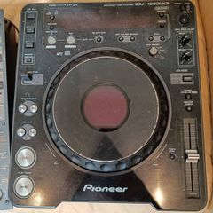 2 Pioneer CDJ 1000 MK 3 Decks and a Pioneer DJM-500