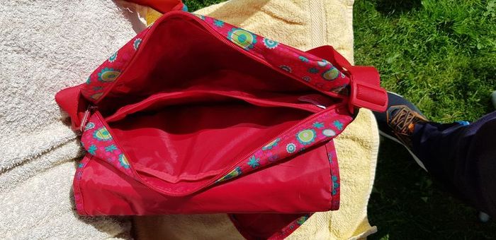 Brand New Totto Shoulder Bags