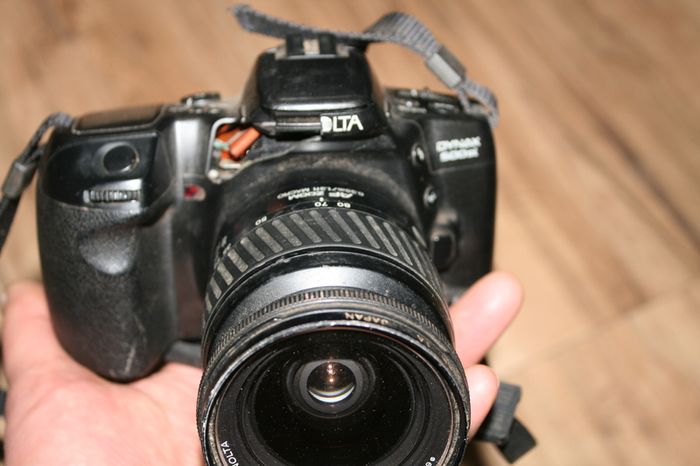 Minolta Dynax 500si Super 35mm SLR Camera + 28-80mm AF Lens (parts/repair)