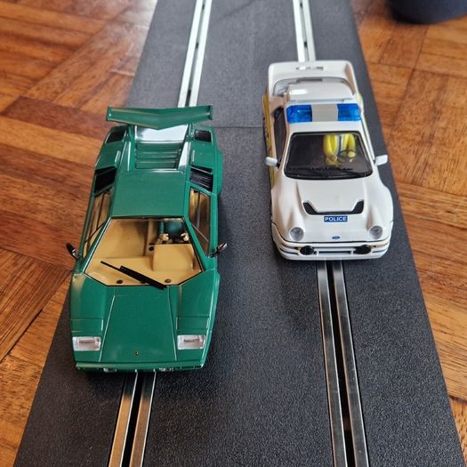 Scalextric New Loops Set: Supreme Police Chase Edition