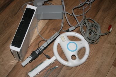 Wii set (in working order)