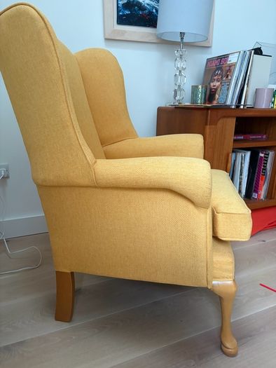 Queen ann armchair