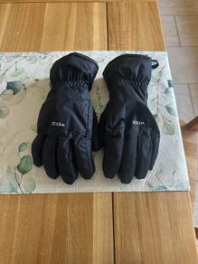 ski gloves
