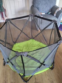 collapsible playpen