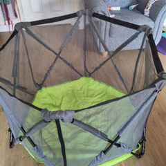 collapsible playpen