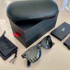 Rayban Stories Wayfarer Smart Glasses with dual cameras - Shiny Black Sunglasses
