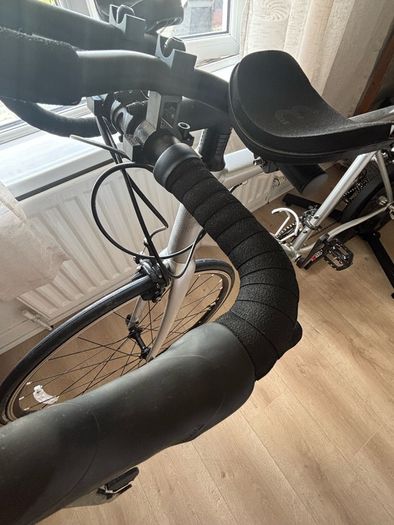 Cannondale CAAD Optimo 4 with Suito-T Trainer