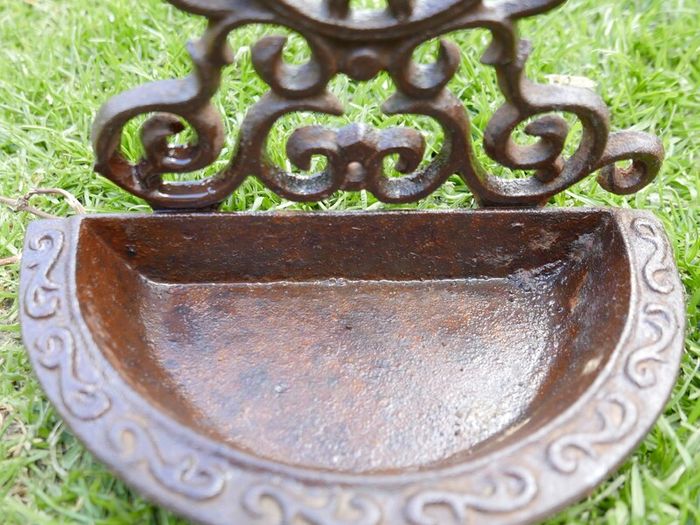 Antique Victorian cast iron wall mounted bird bath bird feeder