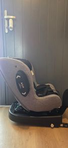 Axkid Modukid toddler seat and isofix base