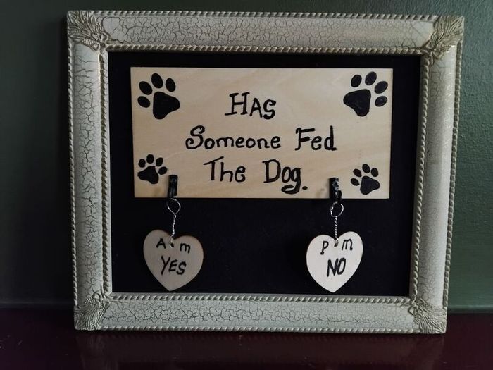 2 Dogs signs