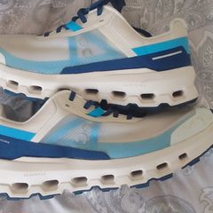 Runners men's on cloud spotless runners