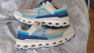 Runners men's on cloud spotless runners
