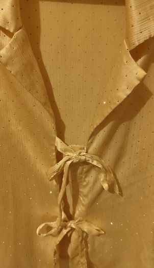 Blouse . Size M