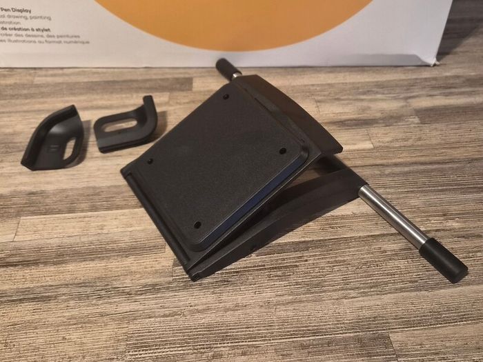Wacom Cintiq 16 (DTK-1660) Pen Display, Boxed + Extra Wacom