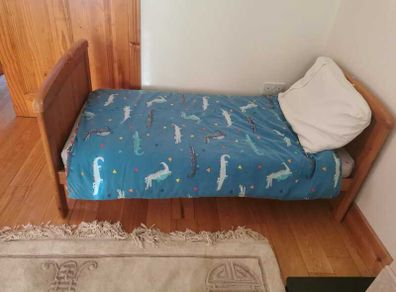 Toodler Bed - Solid pine