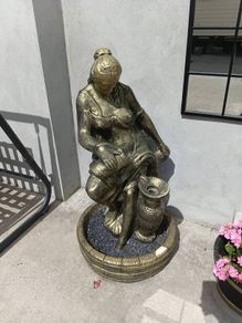 Large Cast Stone Garden Fountain / Statue