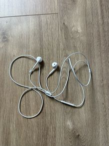 earphone left side no sound