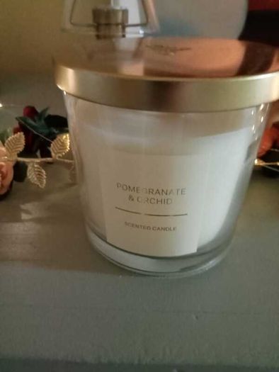 Brand New Luxury Pomegranate & Orchid Scented Candle