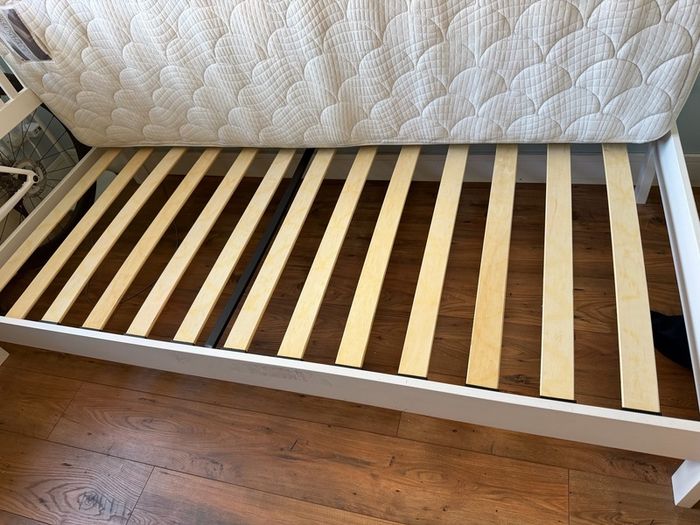 Singel Bed with high quality mattress