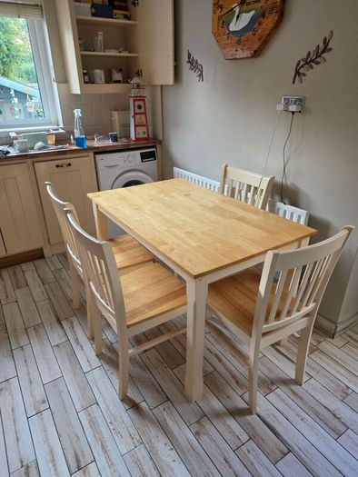 table and chairs