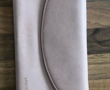 Levis tripping wallet