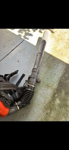 Husqvarna 570BTS leaf blower