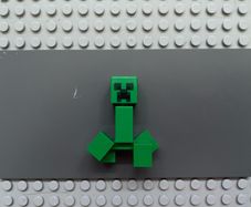 lego Minecraft min012 Creeper minifigure