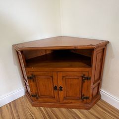 Corner Unit / TV Stand