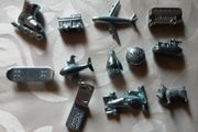 12 x monopoly pieces