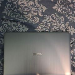 Asus  Laptop Mint Condtion Charger new Ssd