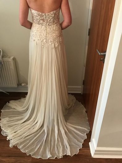 Never worn wedding dress and veil