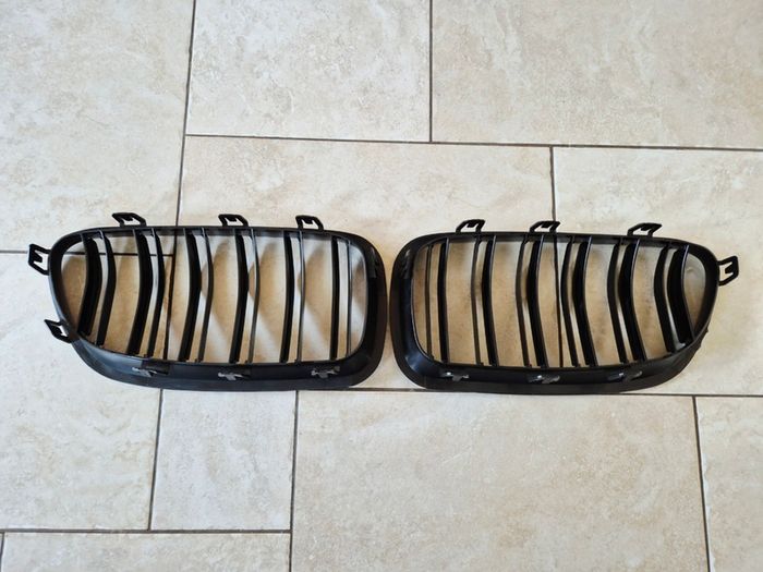 BMW 5 Series F10/F11 Front grill gloss black