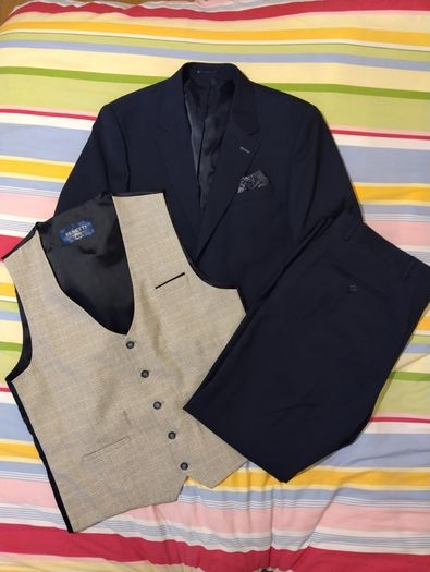 Benetti 3 Piece Tailored Navy Blue wool blend Suit