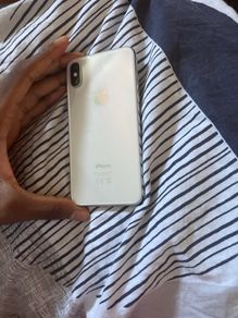 iPhone XS 256gb activation lock