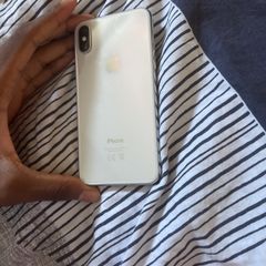 iPhone XS 256gb activation lock