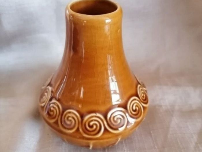 Vintage retro 70's ceramic posy vase from St. Michael's House, Dublin.
