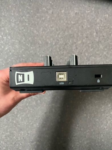 Native Instruments Traktor Kontrol X1 Mk1 Dj Controller