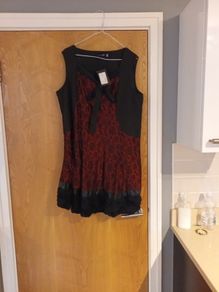 L33 Vintage Rose Dress.  S.18.     B.N.W.T