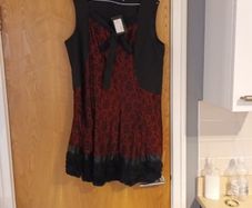 L33 Vintage Rose Dress.  S.18.     B.N.W.T