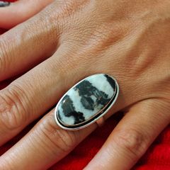 Beautiful Silver Toned Costume Ring - Good Quality - Size R (CS05)