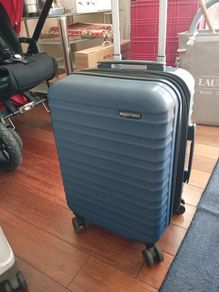 cabin suitcase with extension space, in perfect condition wheels zipps handle working order, almost new, bought for 65 eu in Amazon