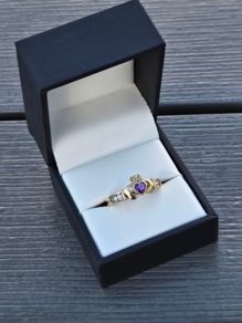 9ct Yellow Gold Amethyst Claddagh Ring
