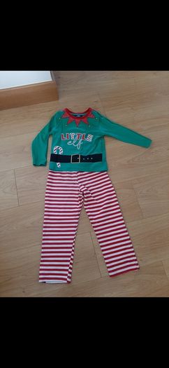Kids  elf pyjamas 5/6 years