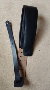 Levy 2.5 strap