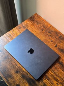 MacBook Air M2 2022 8GB Midnight Black 92 Battery Excellent Condition