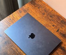 MacBook Air M2 2022 8GB Midnight Black 92 Battery Excellent Condition
