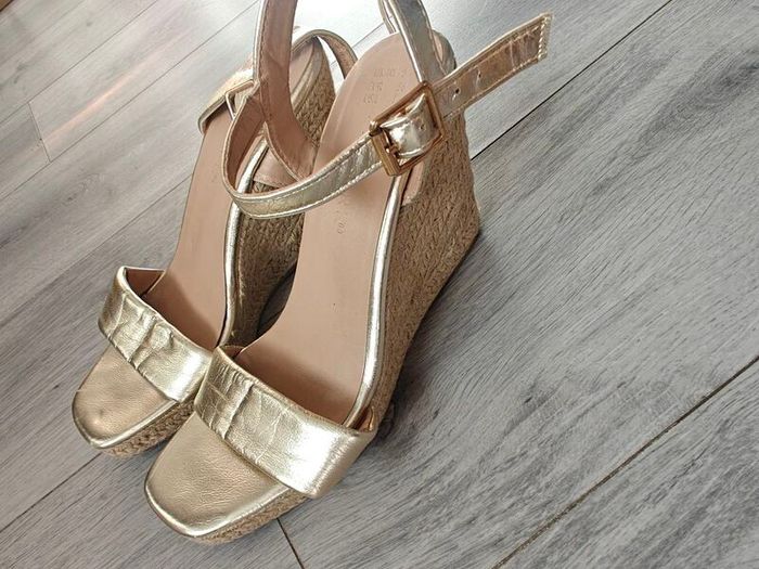 sandal